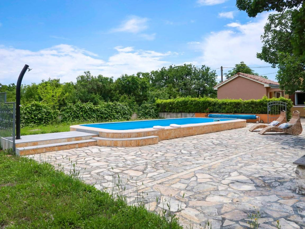 75 m² Ferienhaus ∙ 4 Gäste ∙ 2 Schlafzimmer 51250, Povile, Kroatien