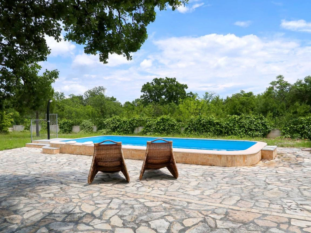 75 m² Ferienhaus ∙ 4 Gäste ∙ 2 Schlafzimmer 51250, Povile, Kroatien