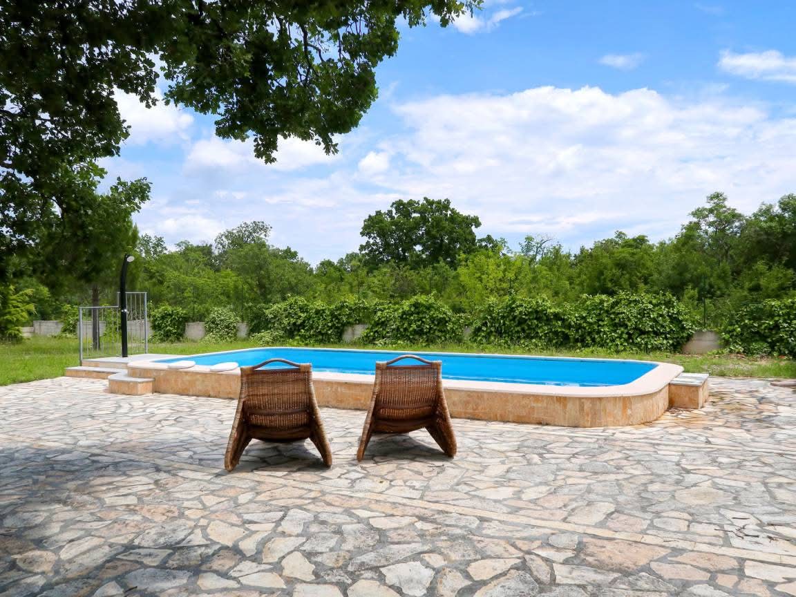 75 m² Ferienhaus ∙ 4 Gäste ∙ 2 Schlafzimmer 51250, Povile, Kroatien