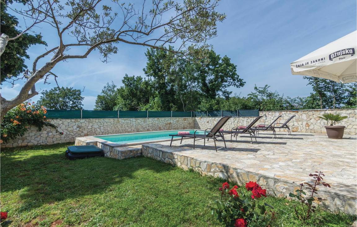Wunderschönes Ferienhaus mit Terrasse, privatem Pool und Grill | Hunde erlaubt