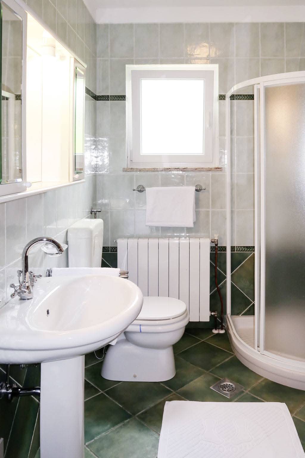75 m² Ferienhaus ∙ 4 Gäste ∙ 2 Schlafzimmer 51250, Povile, Kroatien