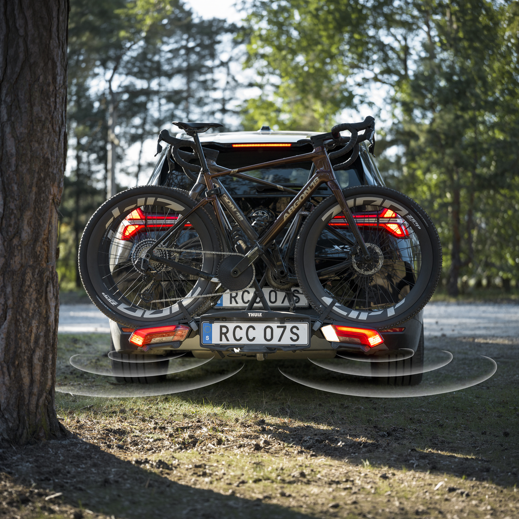 Thule Epos ParkSecure mit Parksensoren drei Fahrräder Premium