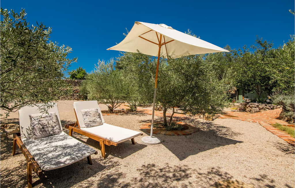 Apartment am Meer mit Pool, Terrasse und WLAN – 400 m vom Strand