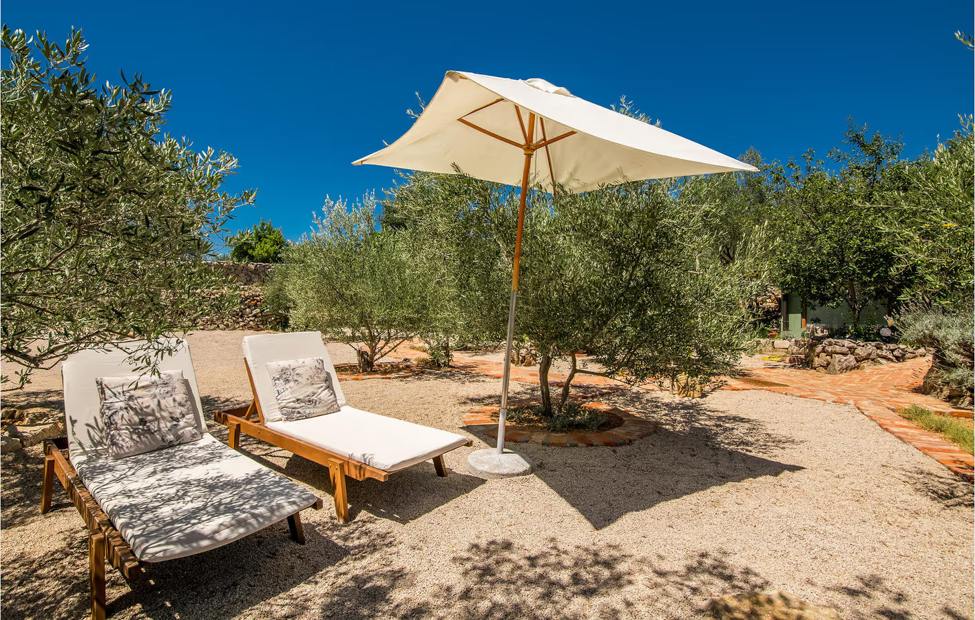 Apartment am Meer mit Pool, Terrasse und WLAN – 400 m vom Strand