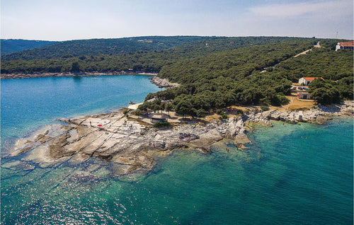 Geräumige 2-Zimmer-Wohnung mit Pool, WLAN und Garage – 1,1 km vom Strand entfernt