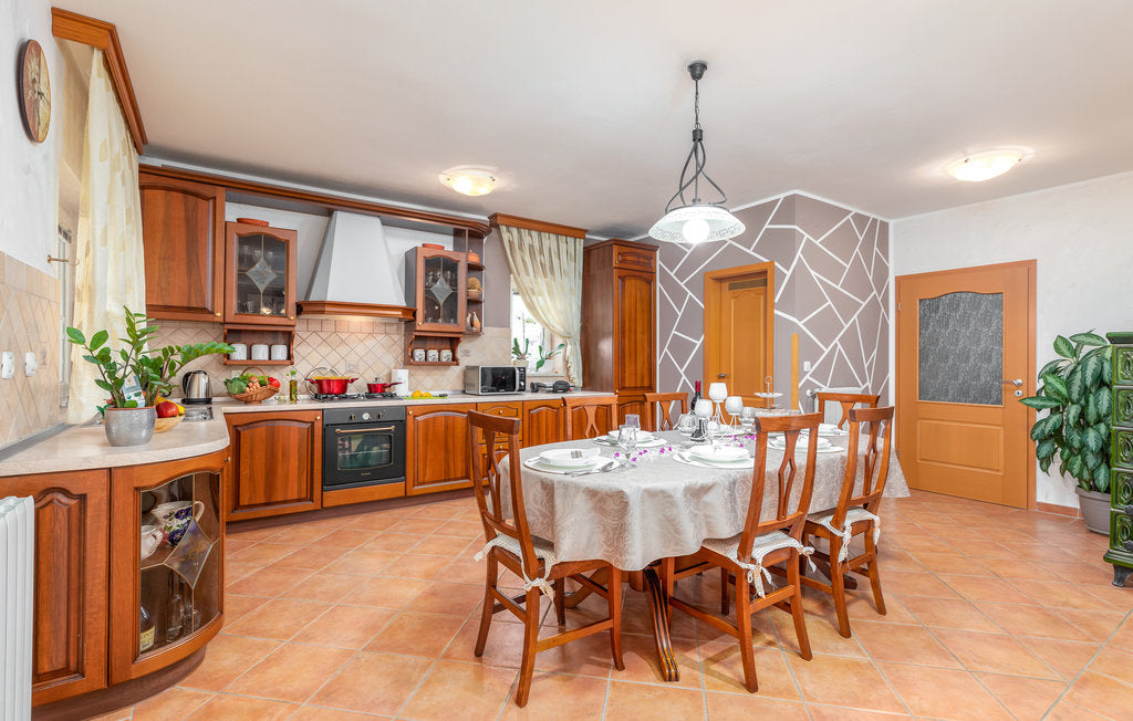 Apartment - Pula , Croatia 2 Gäste 114€