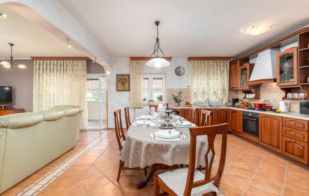 Apartment - Pula , Croatia 2 Gäste 114€