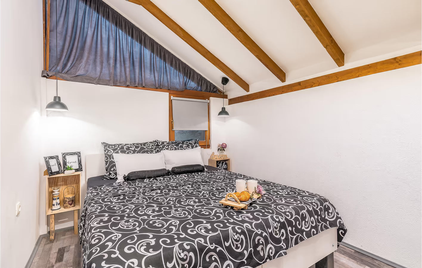 Apartment am Meer mit Pool, Terrasse und WLAN – 400 m vom Strand