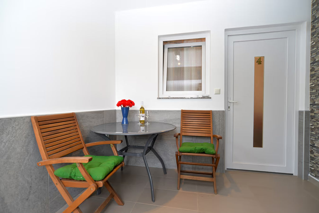 Ferienwohnung für 2 Personen mit Pool
