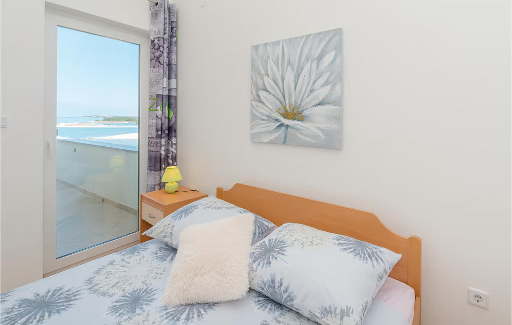 4 Personen Ferienwohnung mit Pool, 1000 m vom Strand
