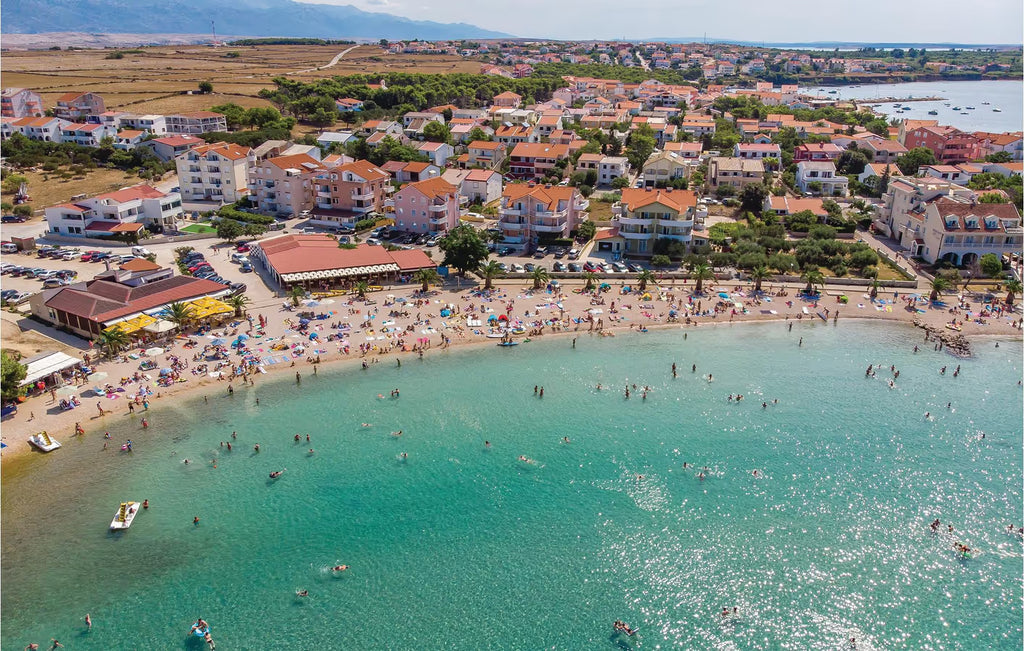 4 Personen Ferienwohnung mit Pool, 1000 m vom Strand