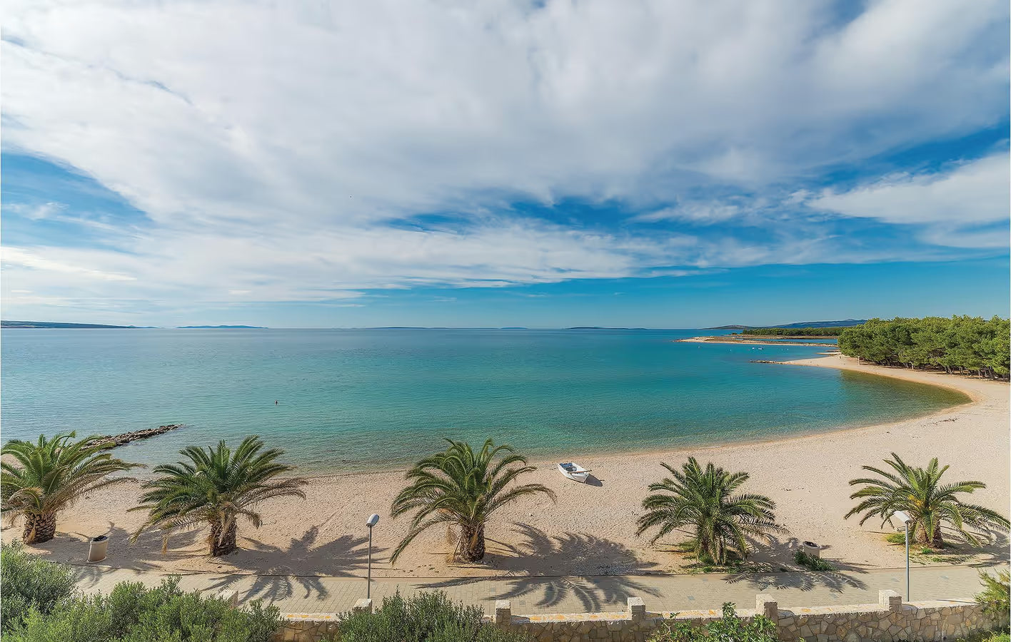 4 Personen Ferienwohnung mit Pool, 1000 m vom Strand