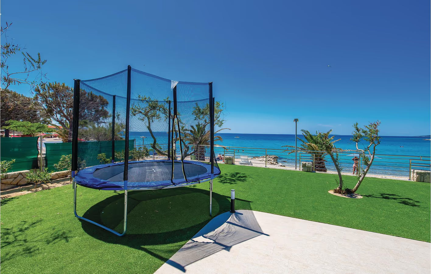4 Personen Ferienwohnung mit Pool, 1000 m vom Strand