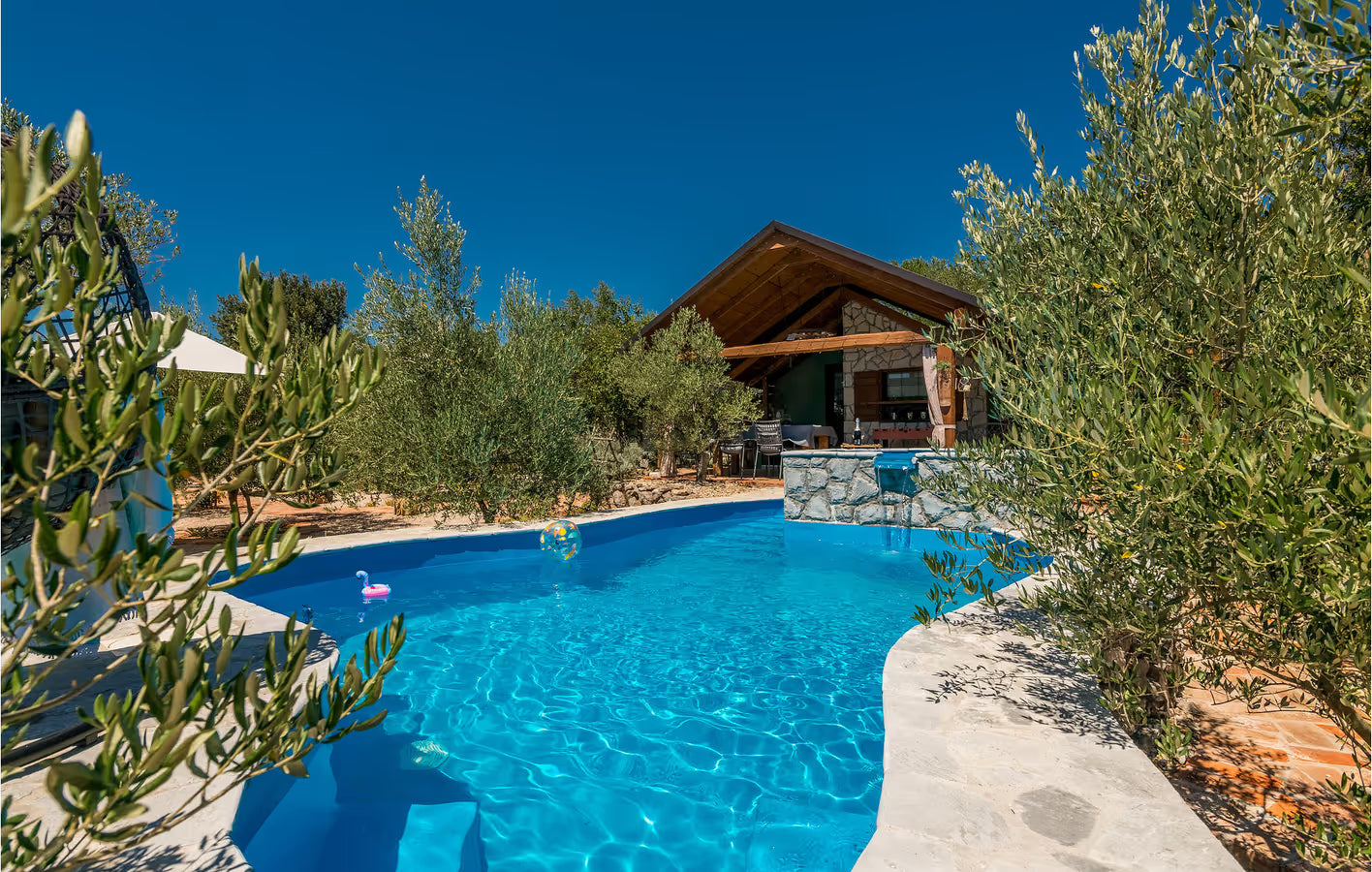 Apartment am Meer mit Pool, Terrasse und WLAN – 400 m vom Strand