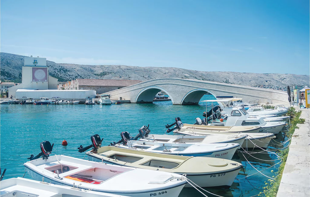 4 Personen Ferienwohnung mit Pool, 1000 m vom Strand