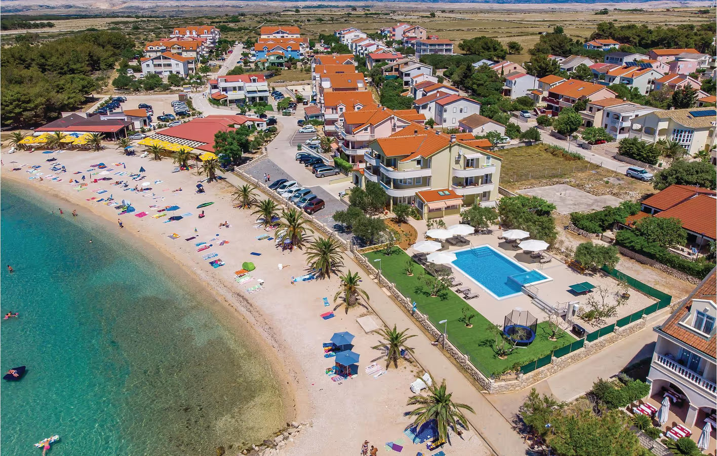 4 Personen Ferienwohnung mit Pool, 1000 m vom Strand