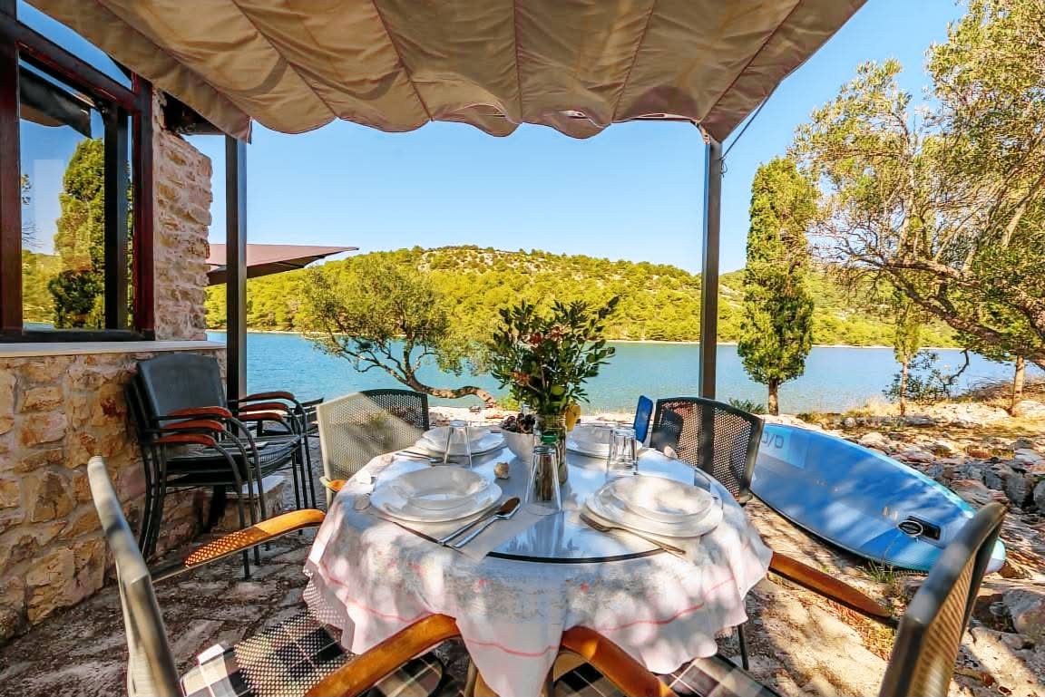 villa in prizna mit 2 Schlafzimmer Kapazität für 4 personen Kroatien